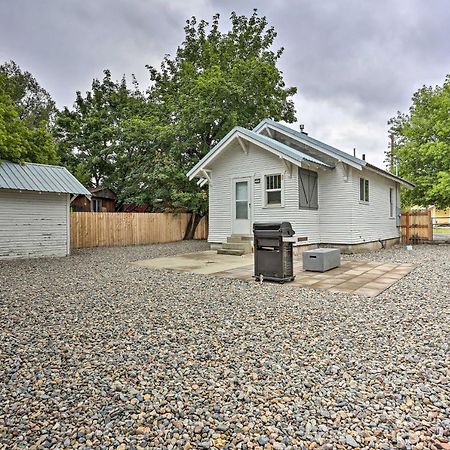 Pet-Friendly Baker City Escape With Private Yard! Exterior photo